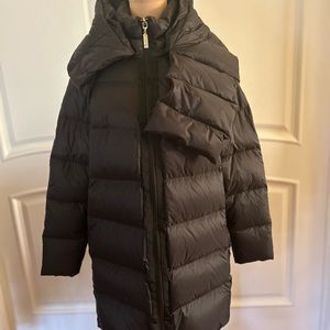 New with tags Rare
Escada Goose Down Black Puffer Coat Knee Length Size 36/ S-M